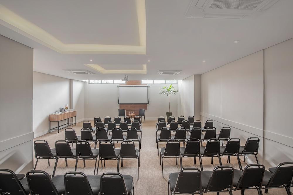 Hotel Mont Blanc Premium Ribeirão Preto Buitenkant foto Meeting room