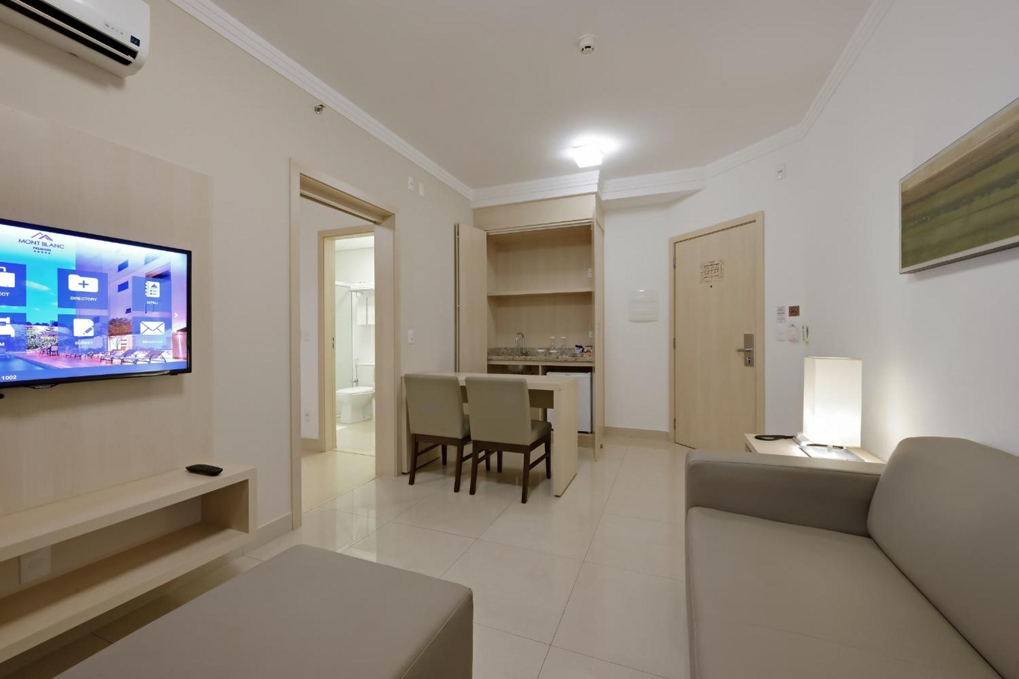 Hotel Mont Blanc Premium Ribeirão Preto Kamer foto A typical apartment