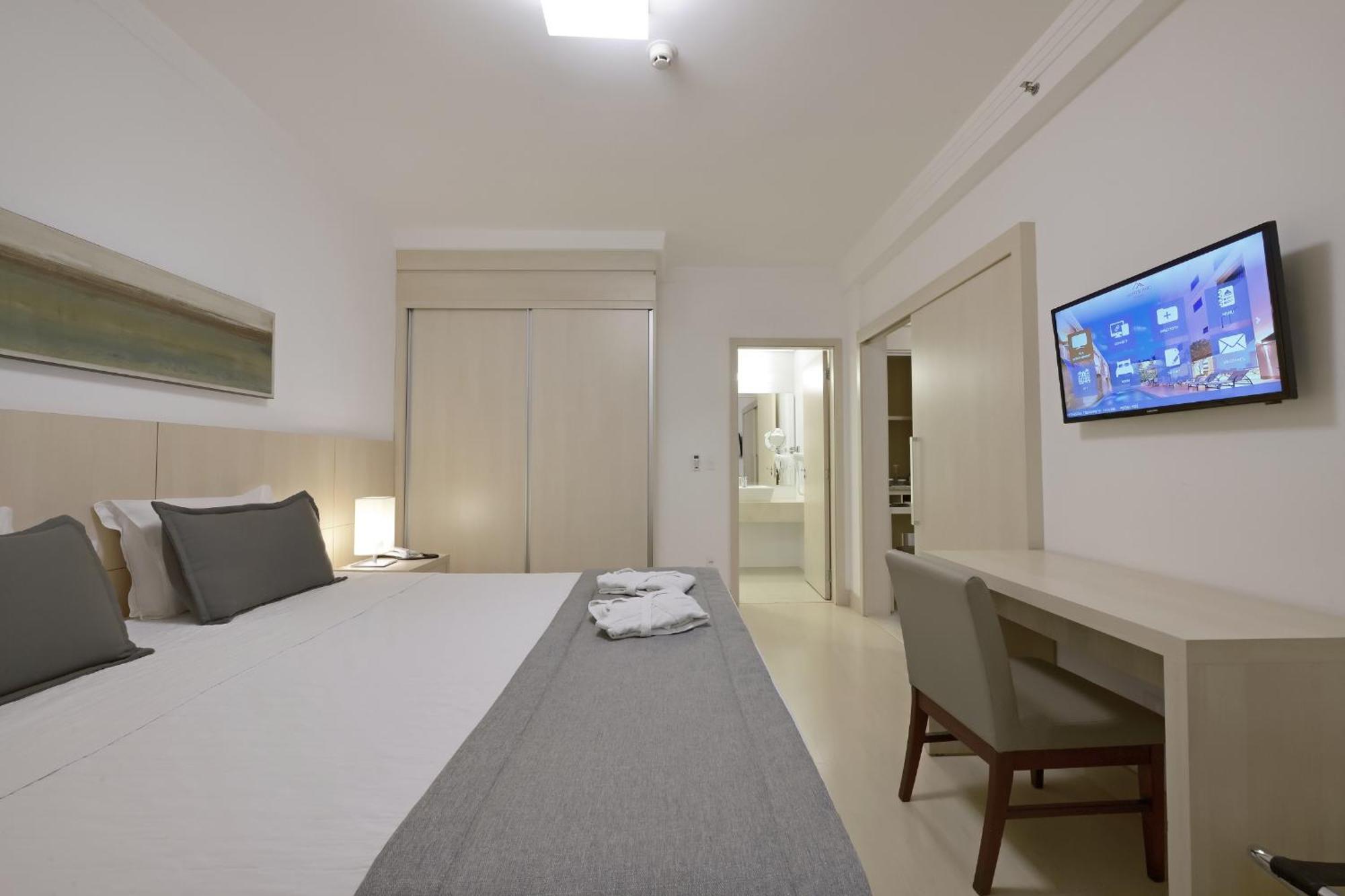 Hotel Mont Blanc Premium Ribeirão Preto Kamer foto A room at the hotel