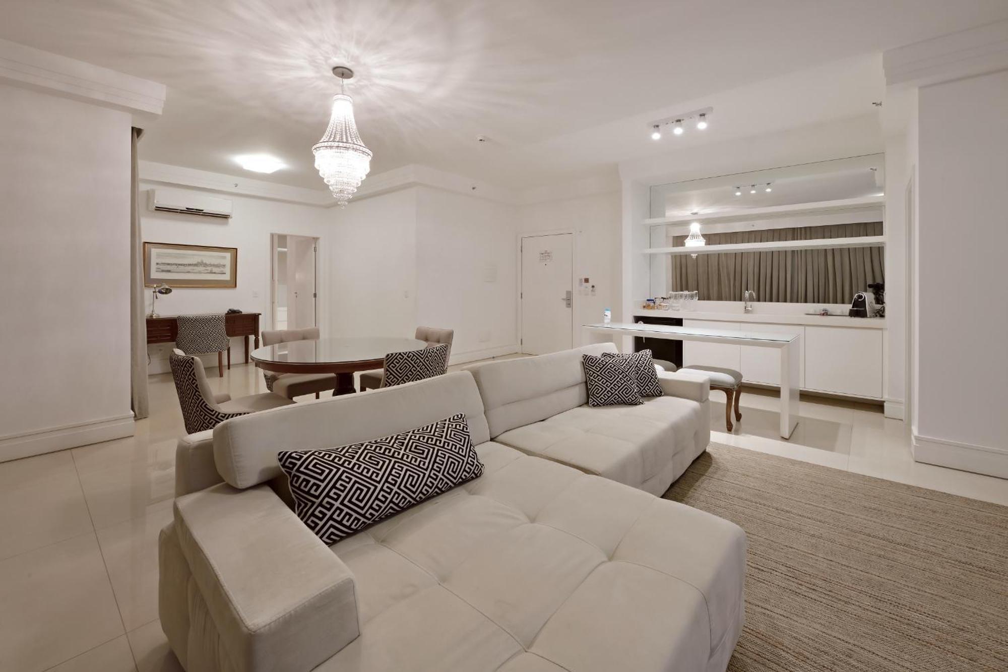 Hotel Mont Blanc Premium Ribeirão Preto Kamer foto A living room in a condominium