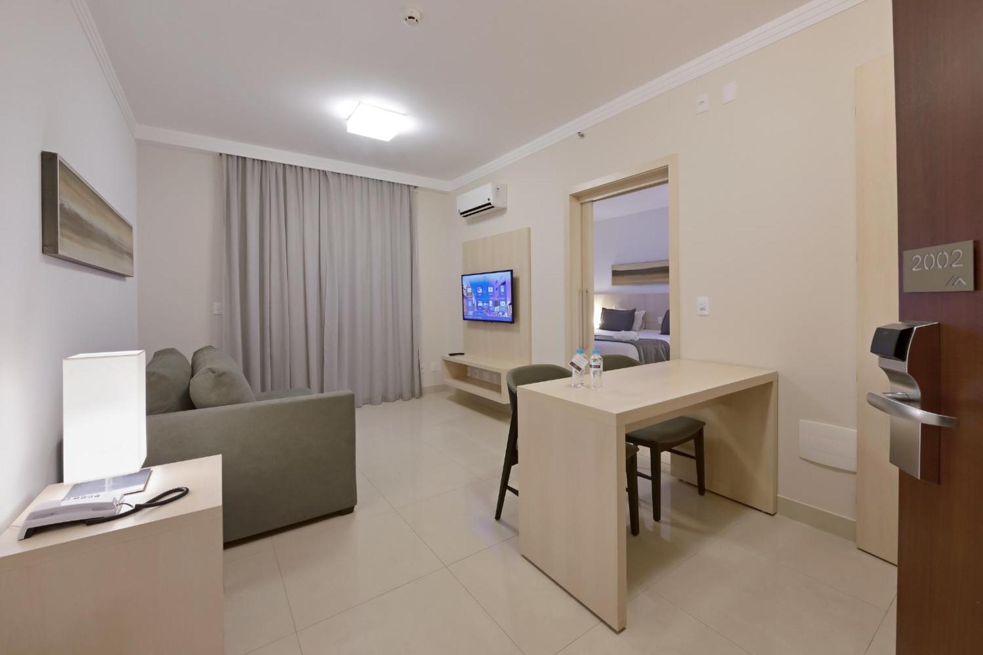 Hotel Mont Blanc Premium Ribeirão Preto Kamer foto A typical one-bedroom apartment